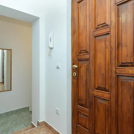 Apartment Zlata 2222 Pula