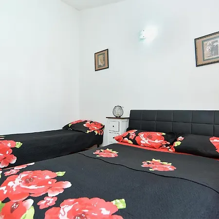 Apartment Zlata 2222 Pula